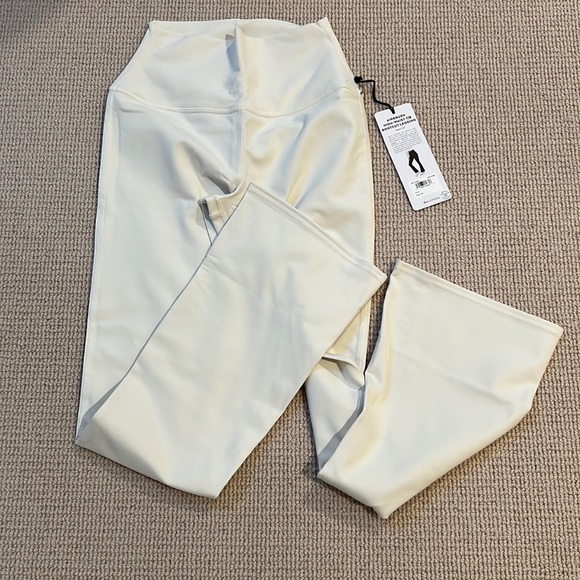 Alo yoga high waited boot cut leggings - Picture 2 of 2